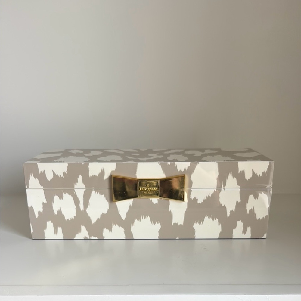 Kate Spade jewelry/storage box